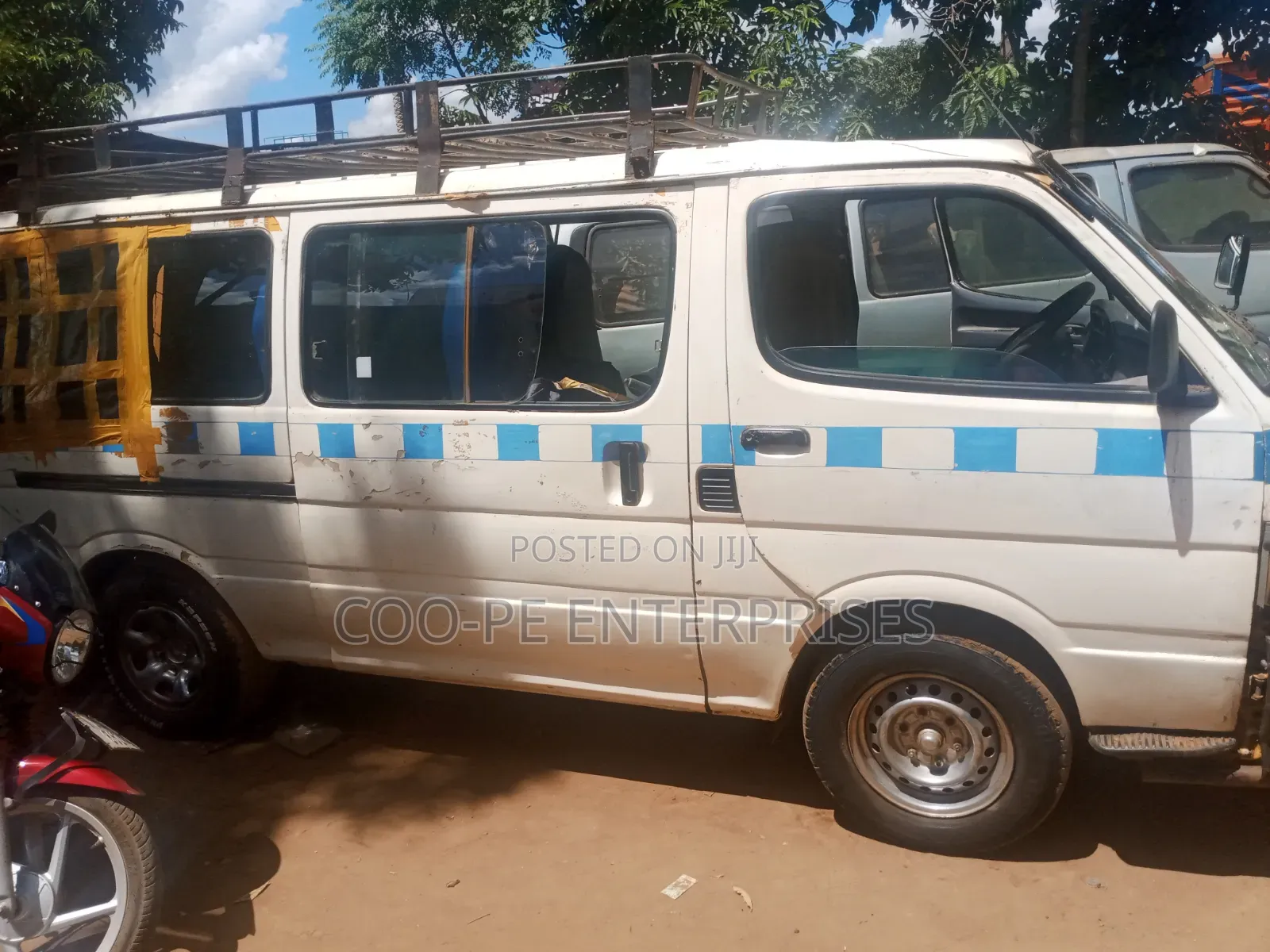 Toyota HiAce 1999 White