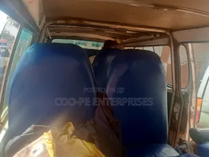 Toyota HiAce 1999 White