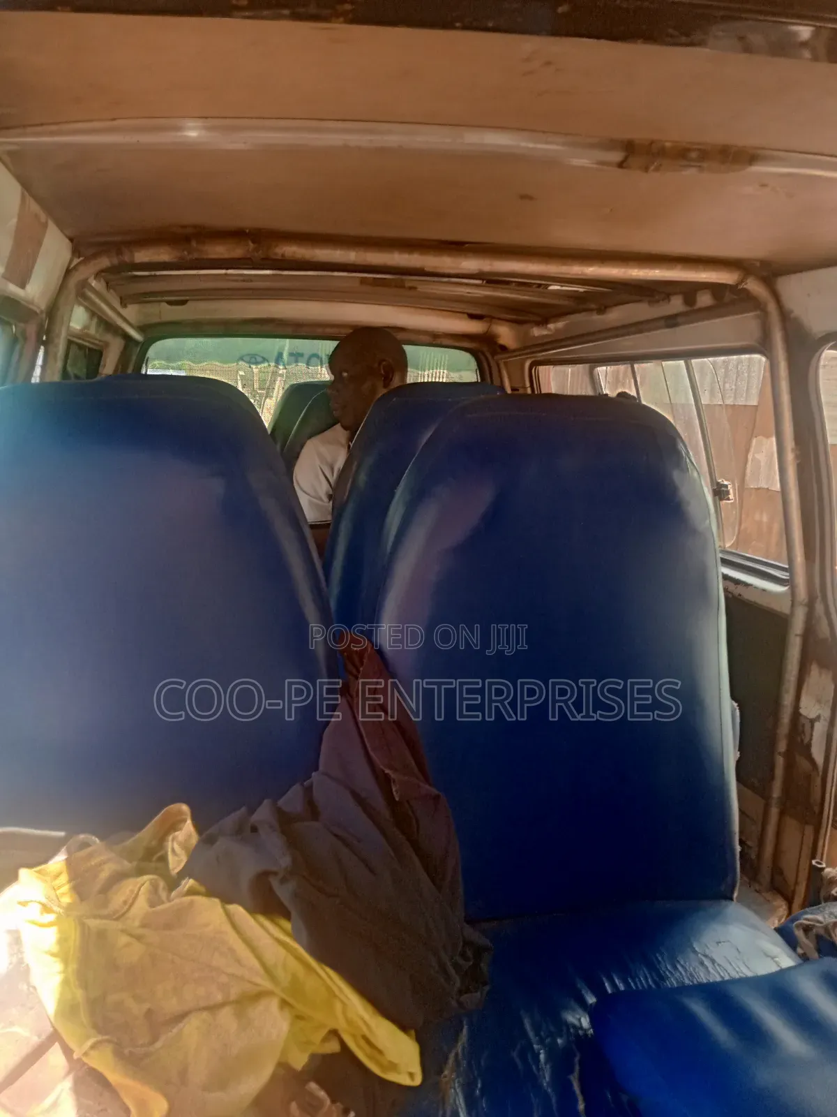 Toyota HiAce 1999 White