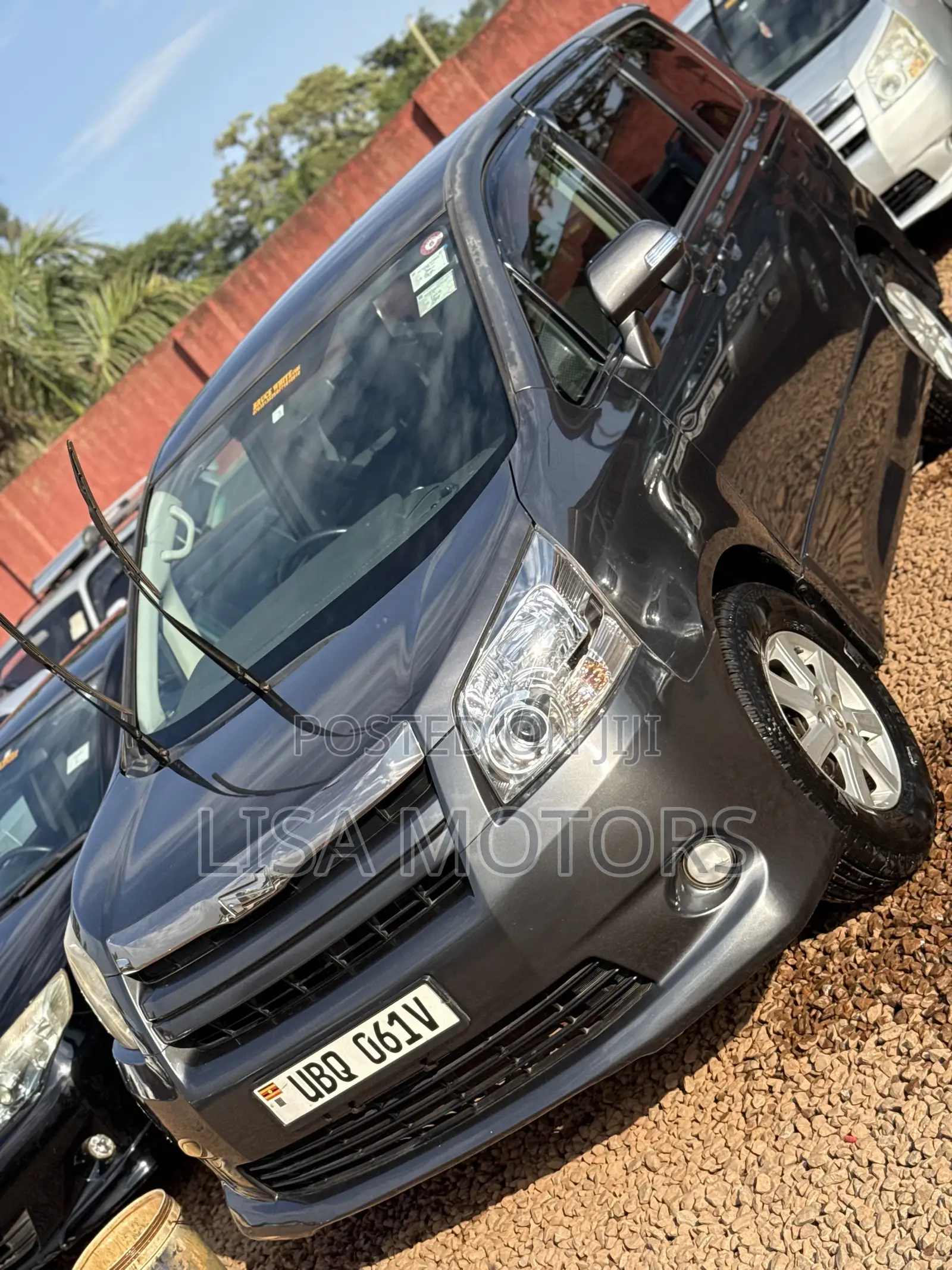 Toyota Noah 2.0 143hp AWD (8 Seater) 2008 Gray
