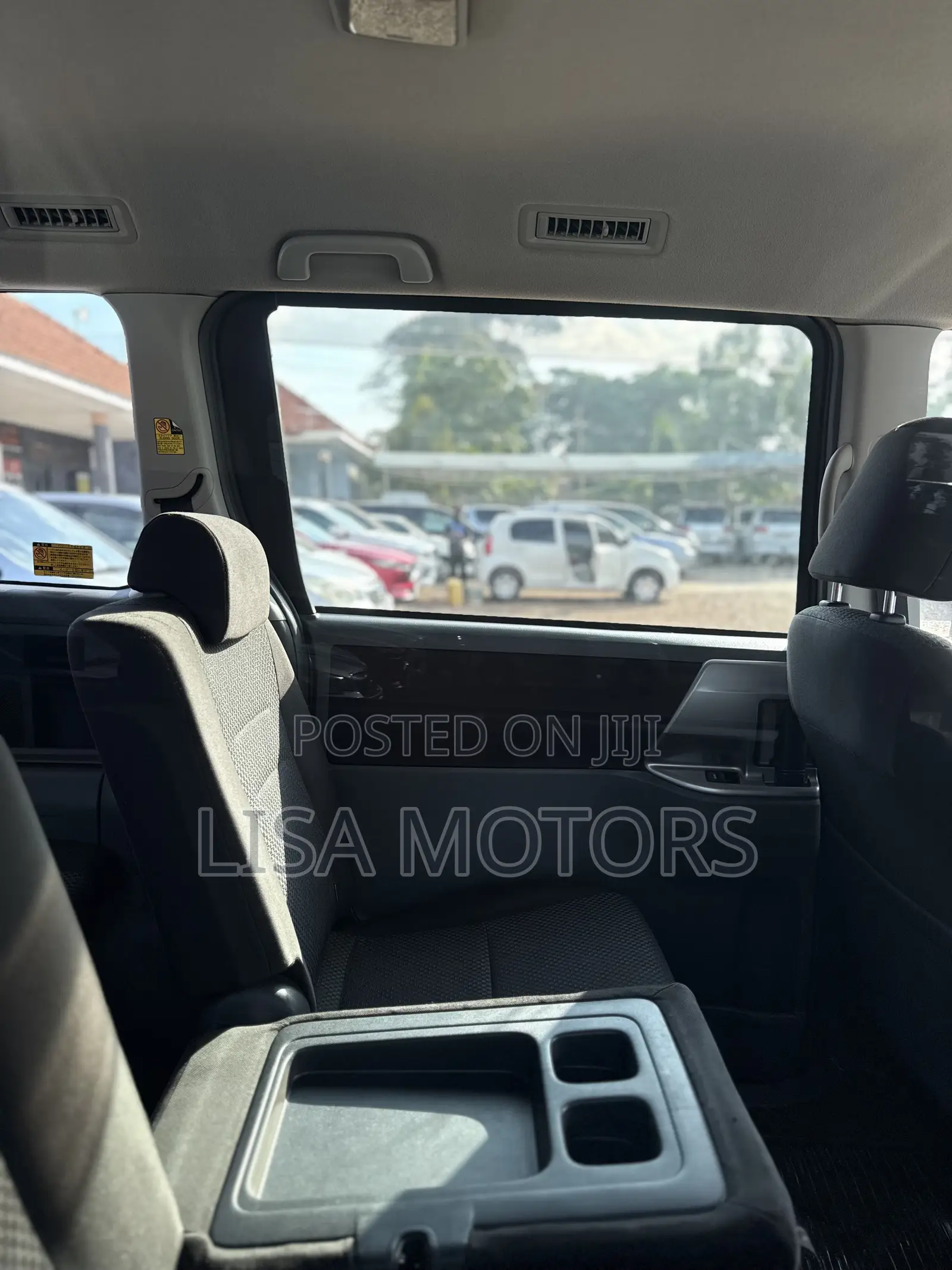 Toyota Noah 2.0 143hp AWD (8 Seater) 2008 Gray