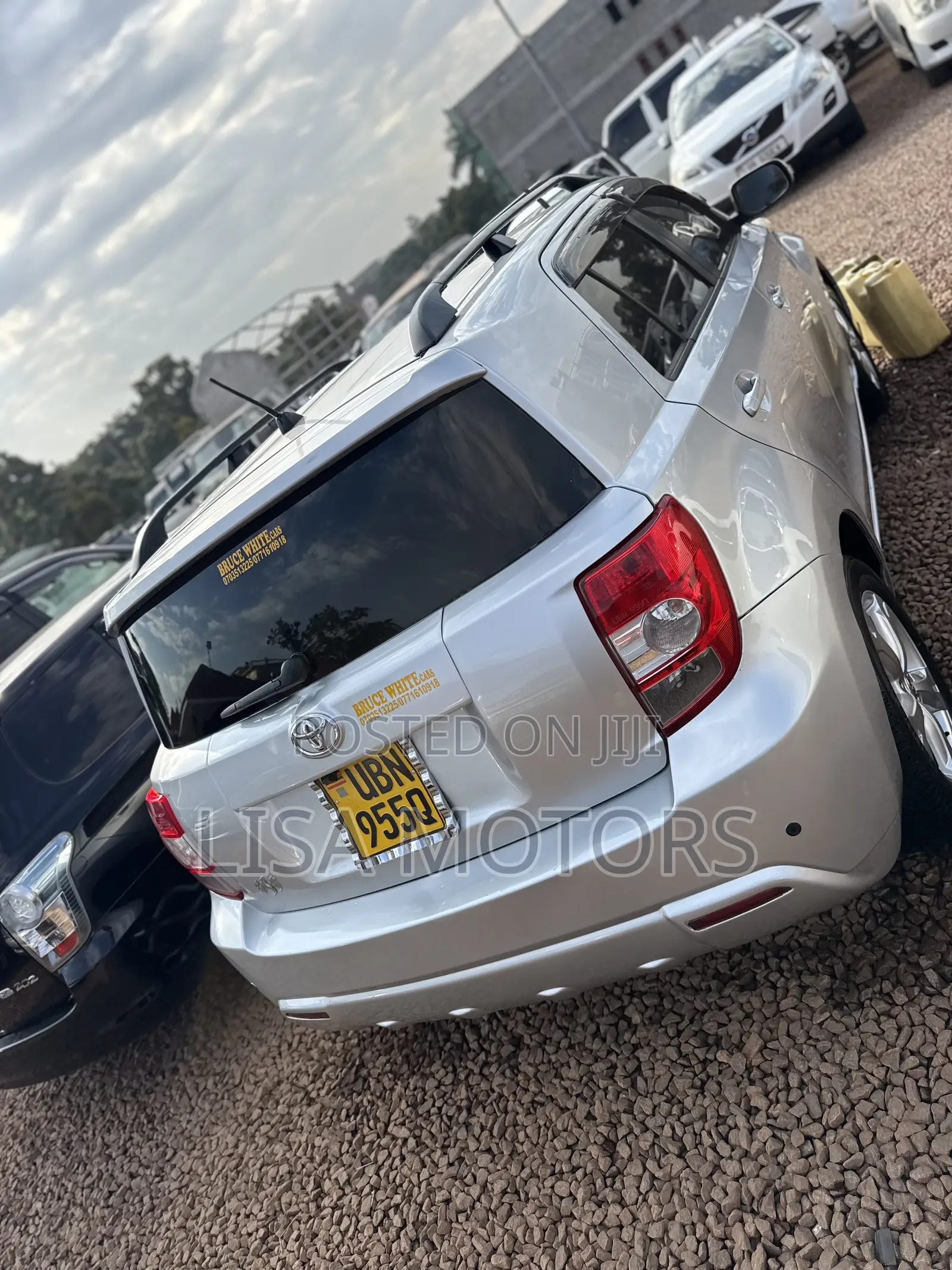 Toyota IST 2009 Silver