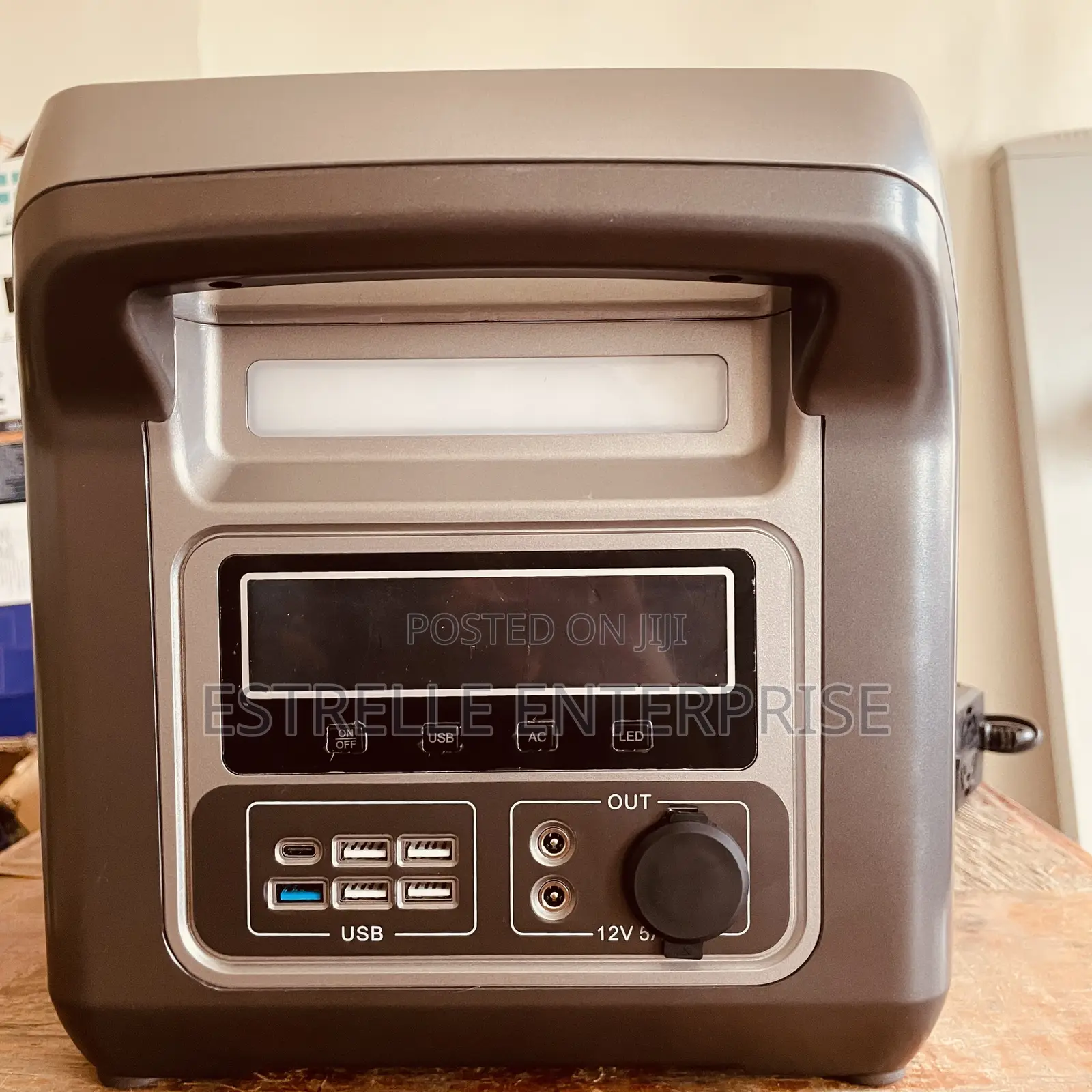 1500W Portable  Power  Station  25.6V LifePO4 Solar Generator