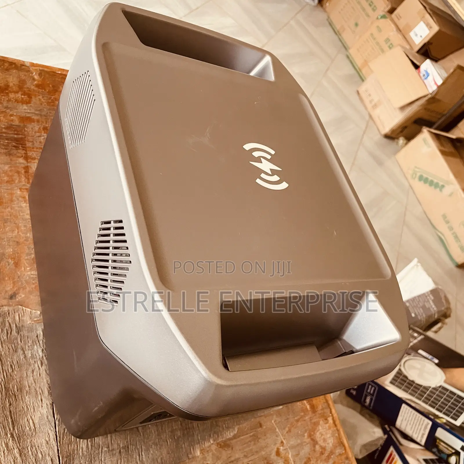 1500W Portable  Power  Station  25.6V LifePO4 Solar Generator