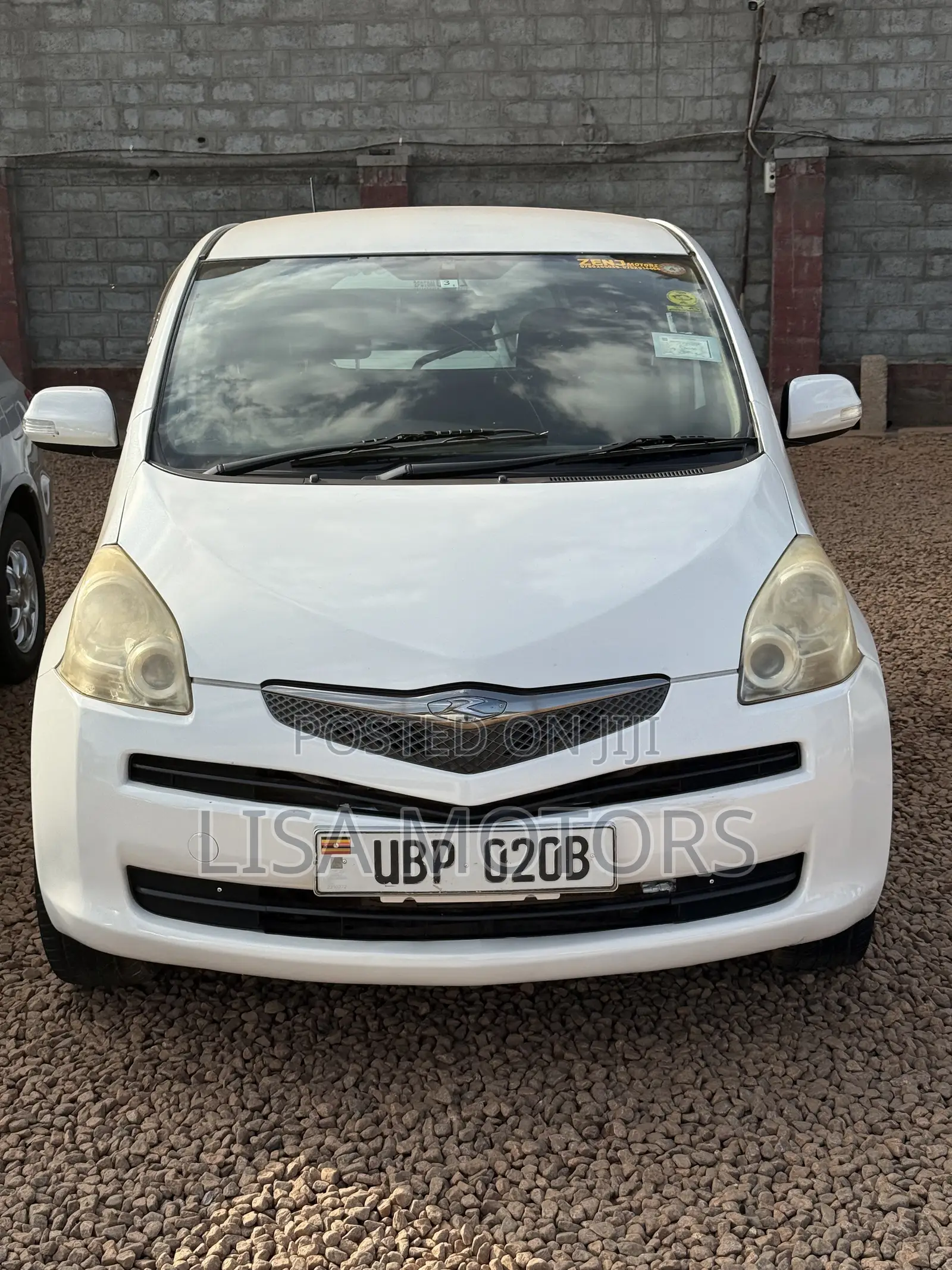 Toyota Ractis 1.5 AWD 2009 White