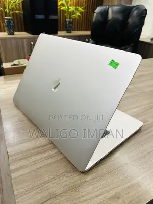 Laptop Apple MacBook Pro 2017 16GB Intel Core i7 SSD 1T