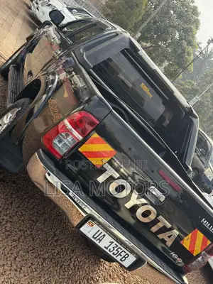 Toyota Hilux 3.0 D-4D 4x4 2012 Black