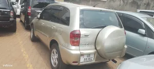 Toyota RAV4 2006 Gold