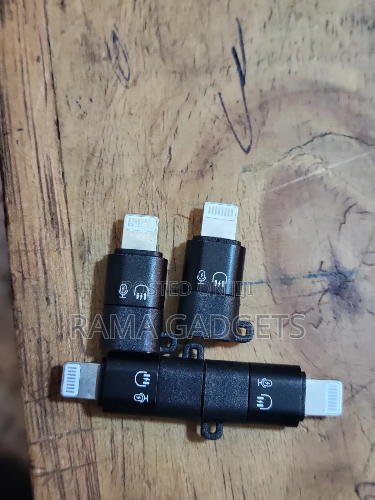USB-C Female to Lightning Male Adapters Used to Type-C Lavalier