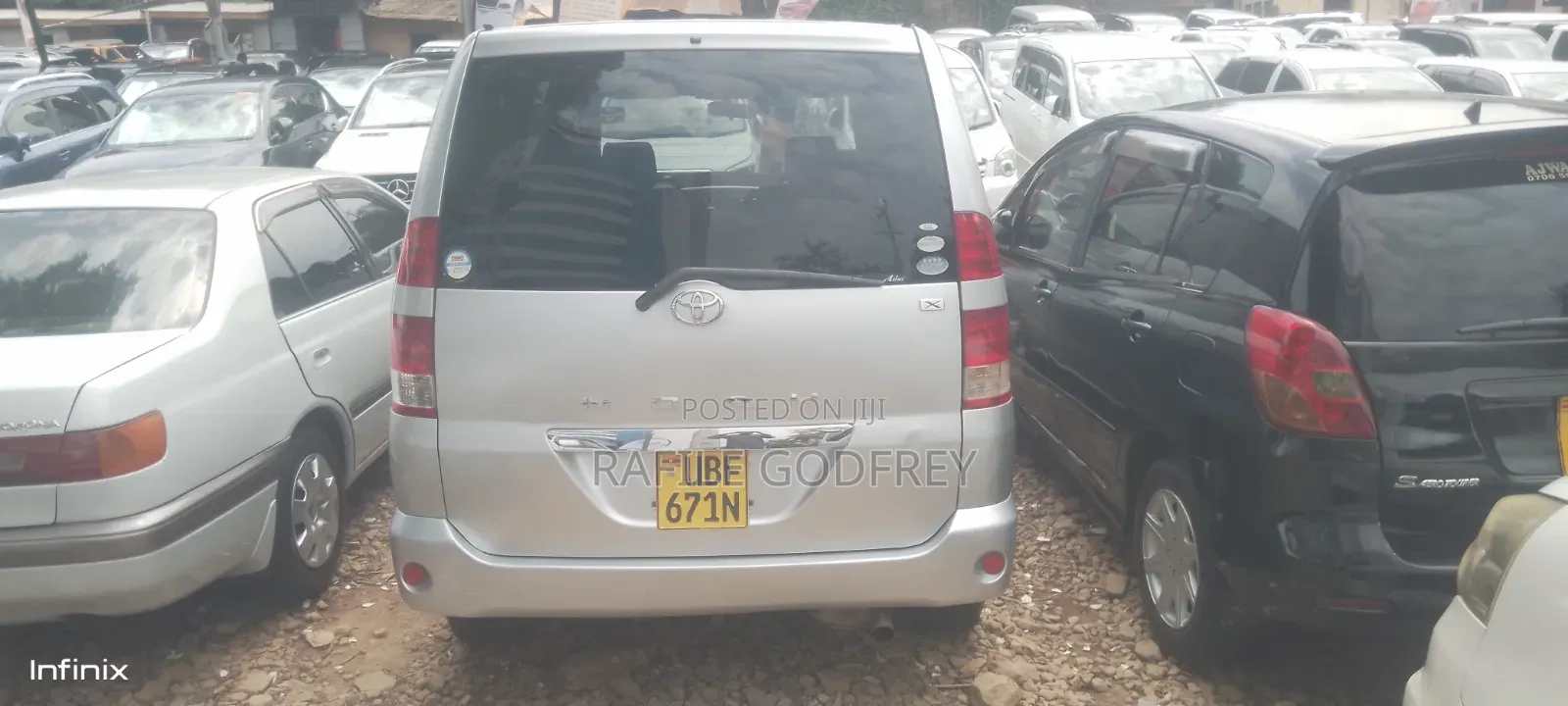 Toyota Noah 2006 Silver
