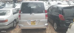 Toyota Noah 2006 Silver