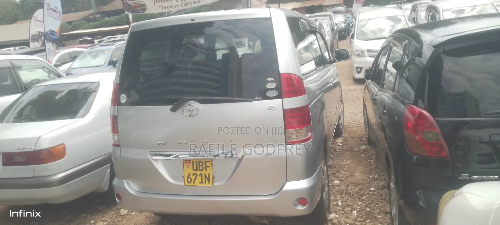 Toyota Noah 2006 Silver
