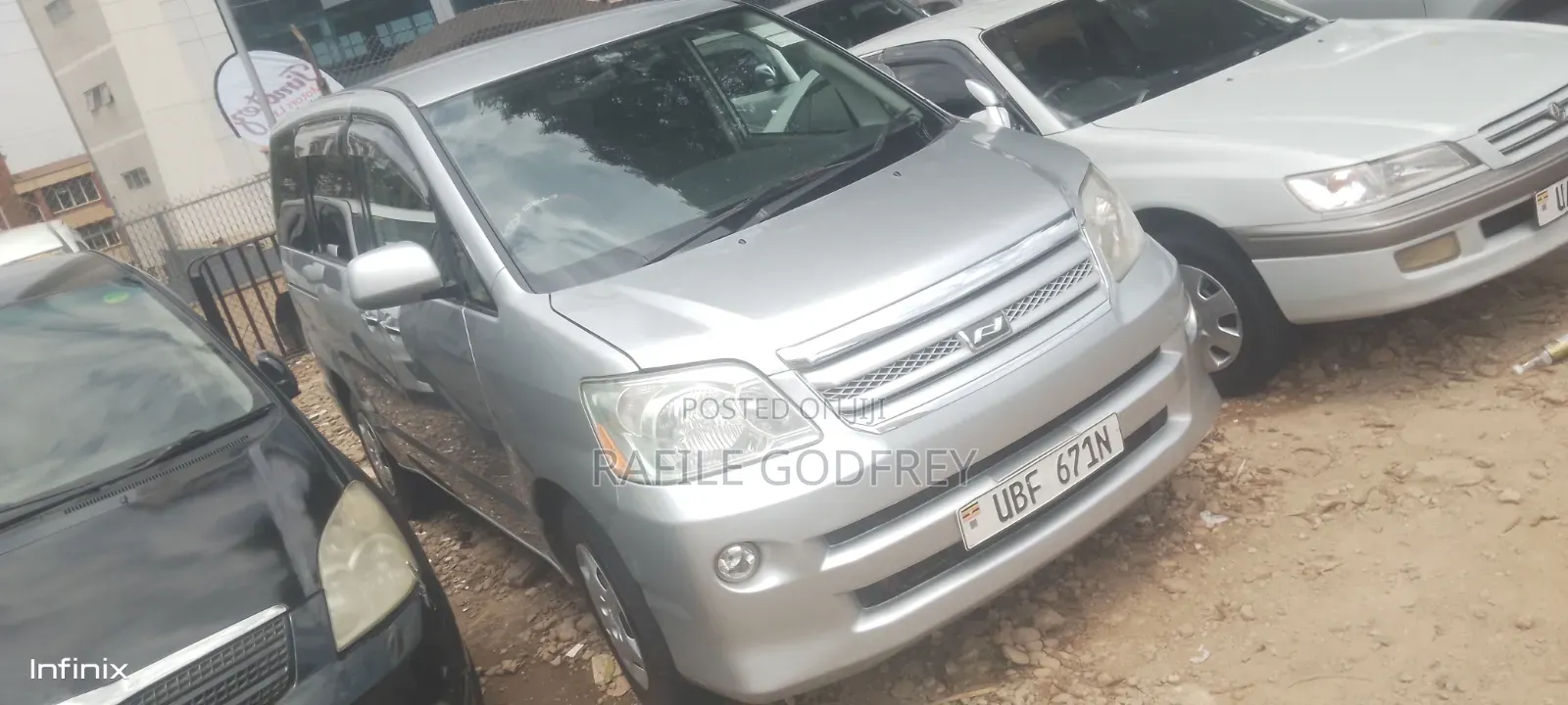 Toyota Noah 2006 Silver