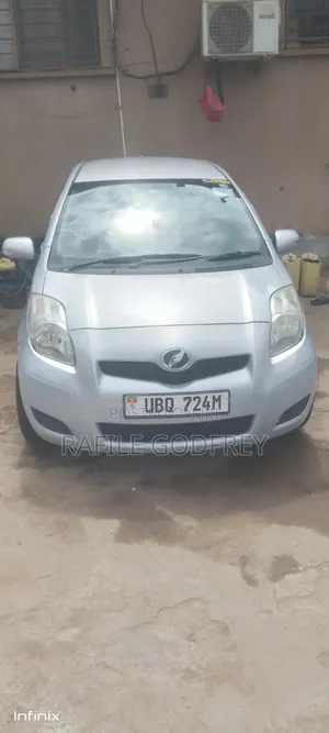 Toyota Vitz 2008 Silver