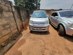Toyota Noah 2006 Silver