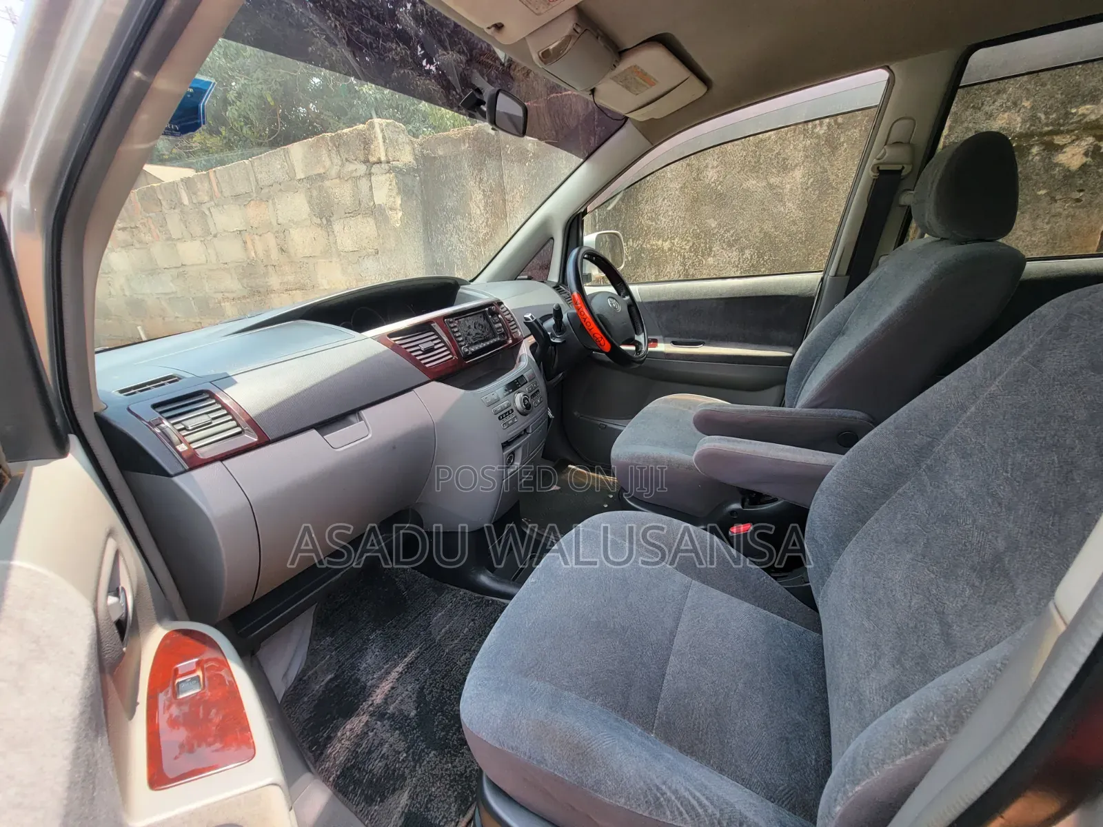 Toyota Noah 2006 Silver