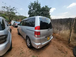 Toyota Noah 2006 Silver