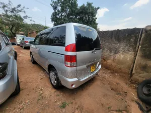 Toyota Noah 2006 Silver