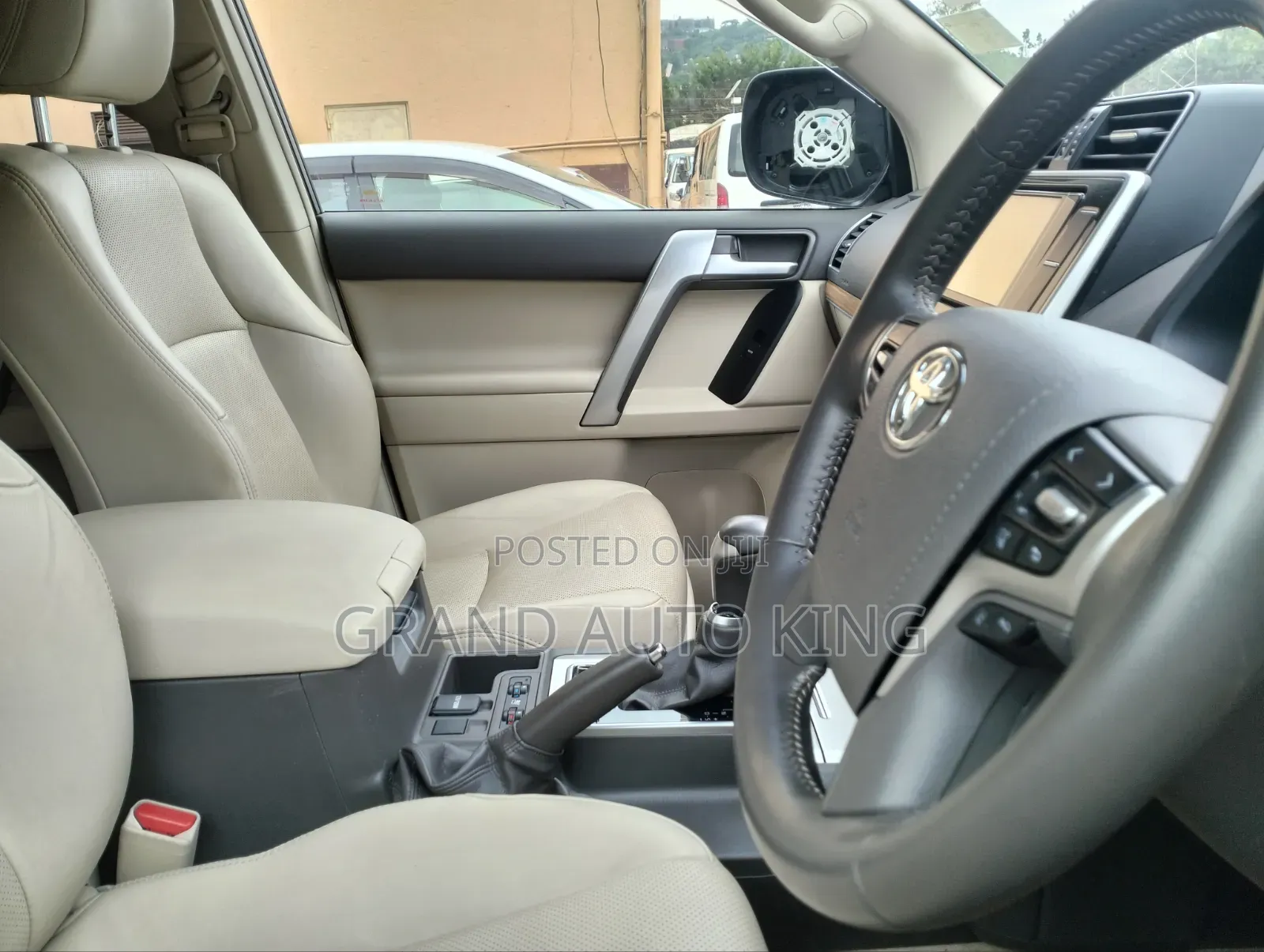 Toyota Land Cruiser Prado 2018 White