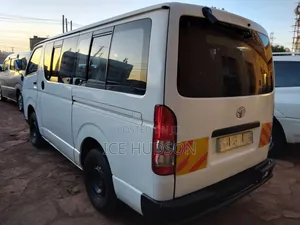 Toyota HiAce 2007 White