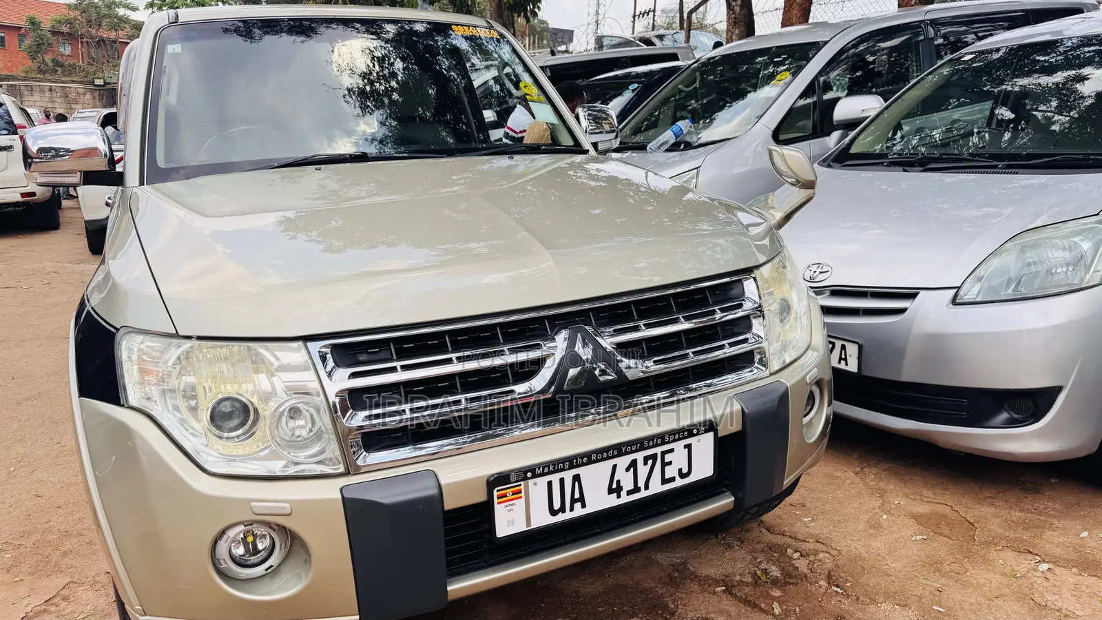 Mitsubishi Pajero 2011 Gold