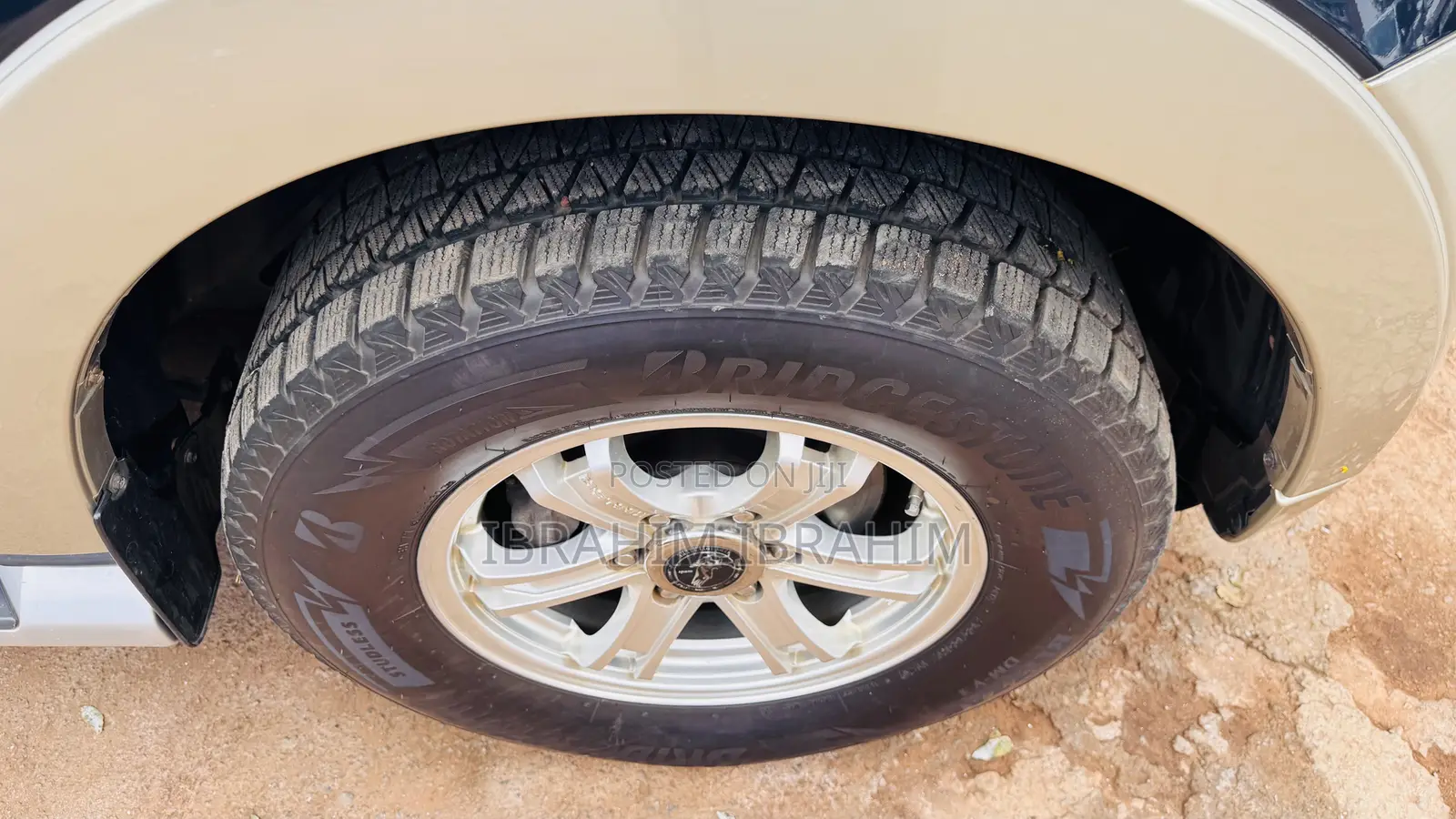 Mitsubishi Pajero 2011 Gold