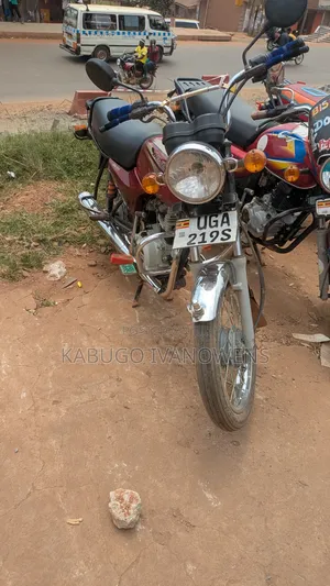 Bajaj Boxer 125 2021 Red