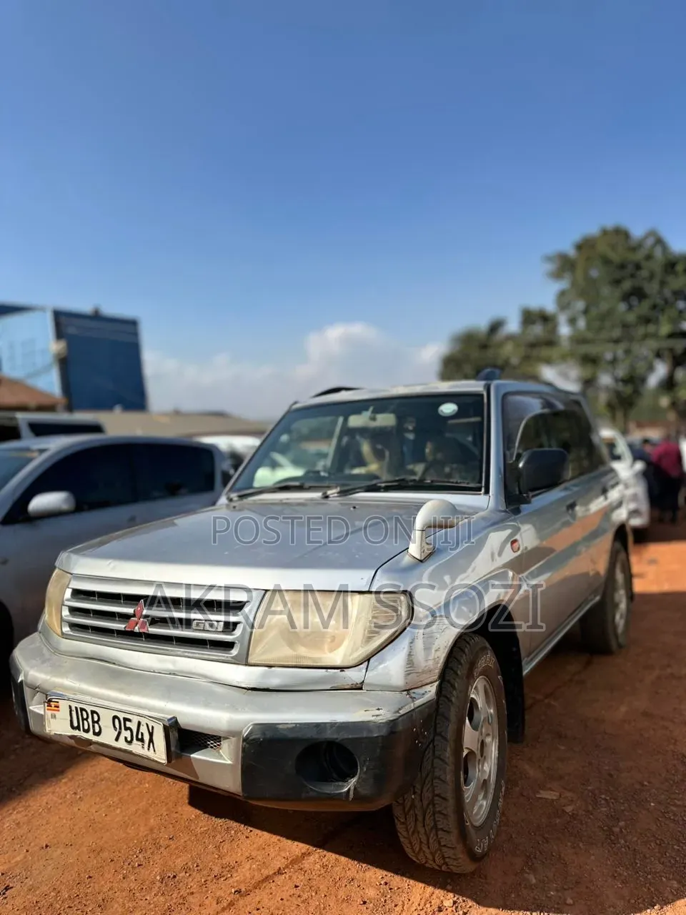 Mitsubishi Pajero 2000 Silver