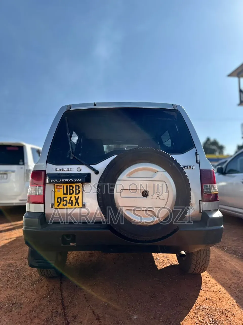 Mitsubishi Pajero 2000 Silver