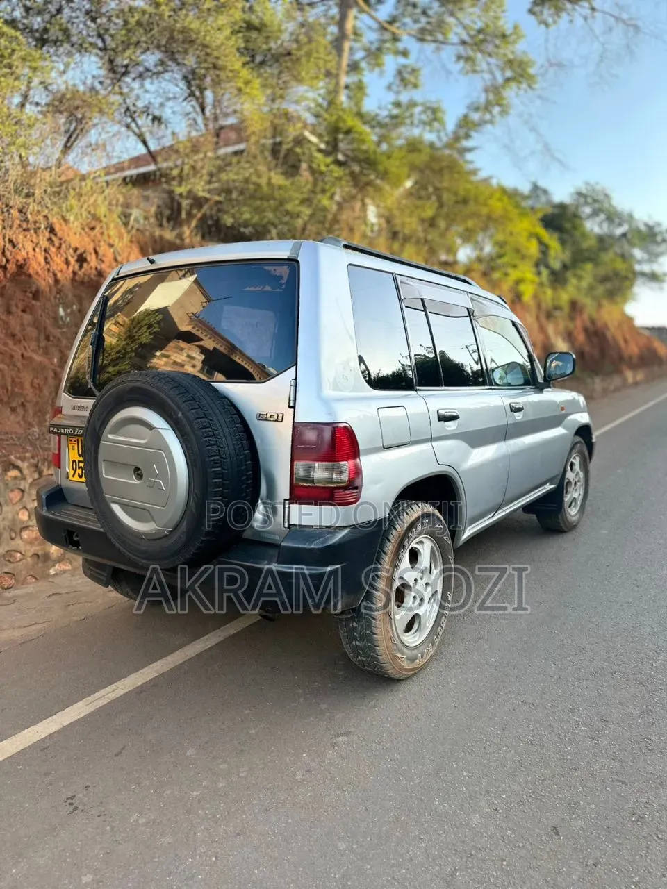 Mitsubishi Pajero 2000 Silver