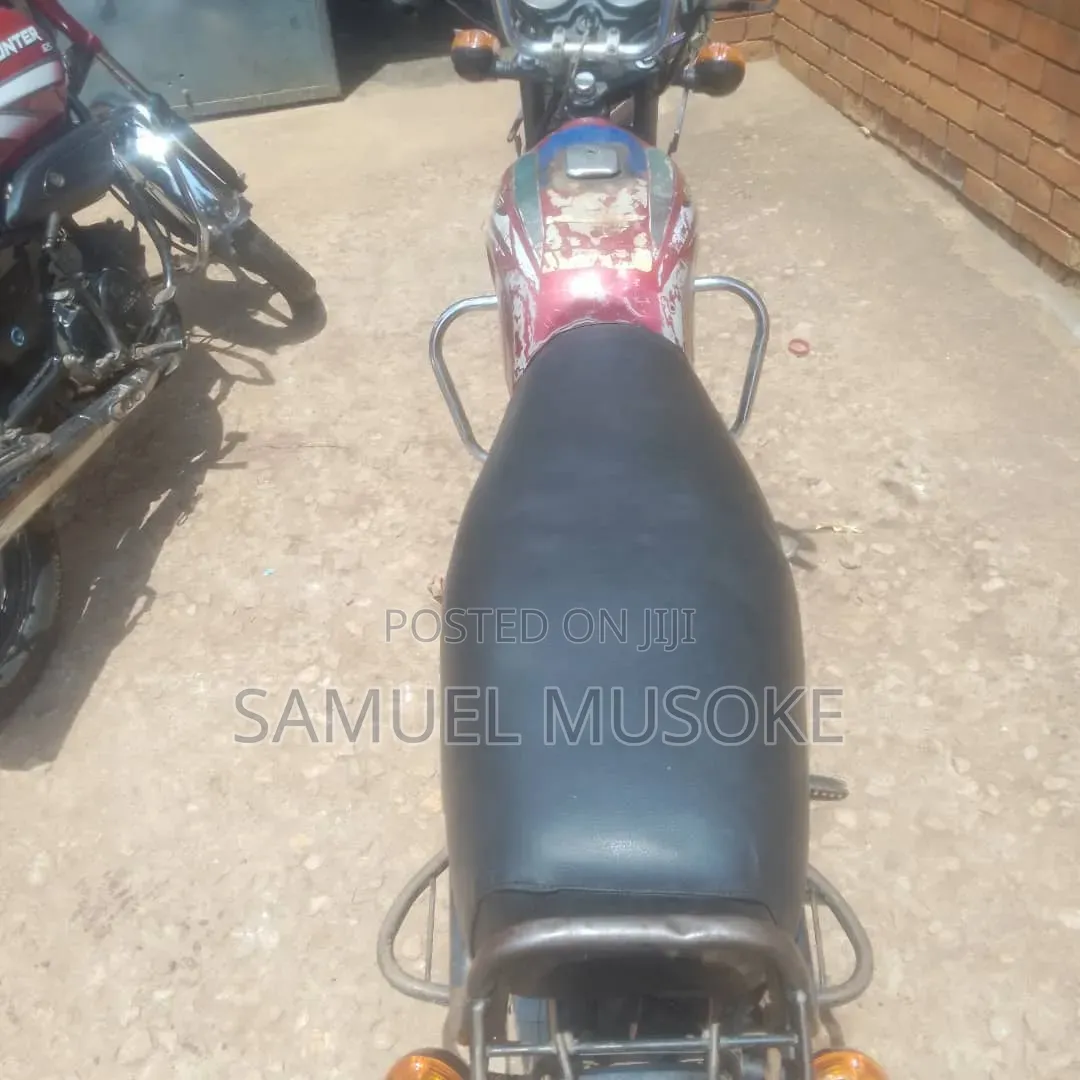 Bajaj Boxer 2018 Red