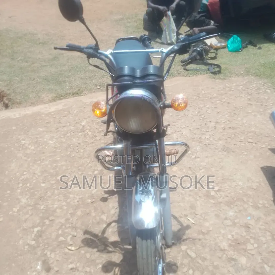 Bajaj Boxer 2018 Red