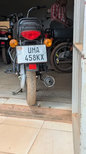 Bajaj Boxer 125 2025 Red