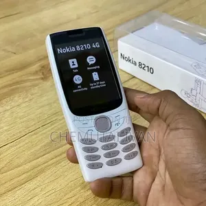 New Nokia 8210 4G White