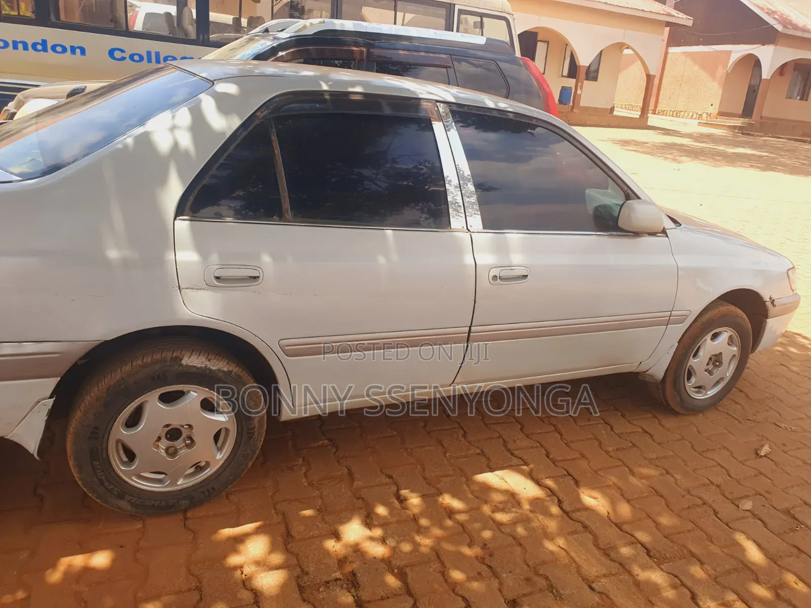 Toyota Corona Premio 2000 Silver