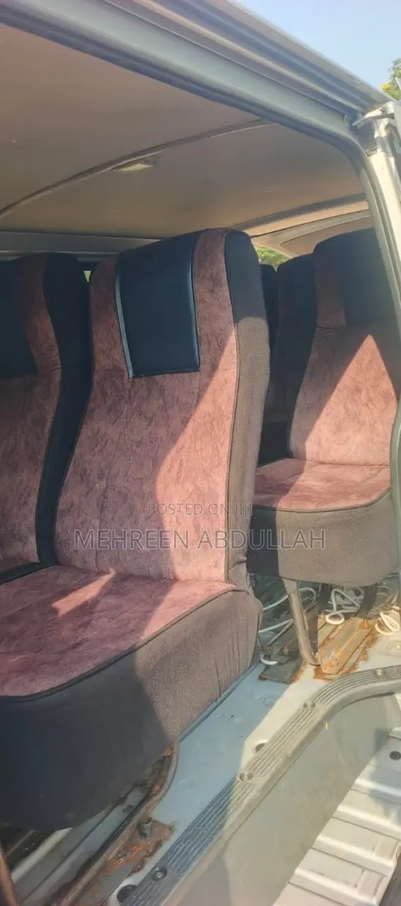 Toyota HiAce 2013 Silver