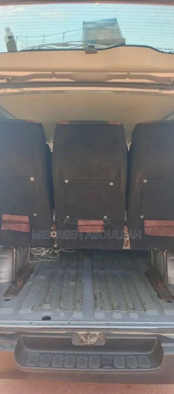 Toyota HiAce 2013 Silver