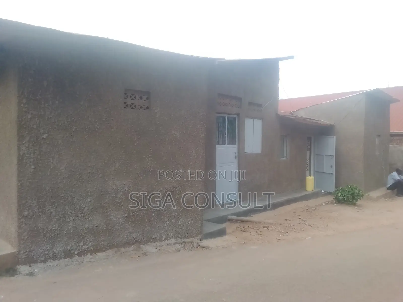 2bdrm House in Kyambogo, Nakawa for sale