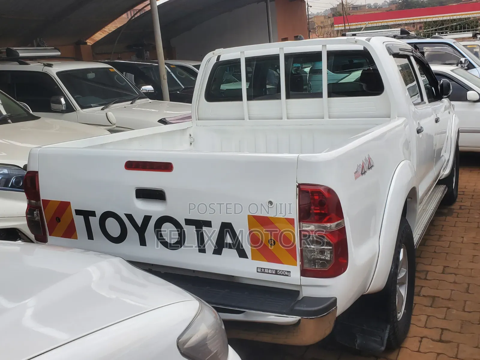 Toyota Hilux 2012 White