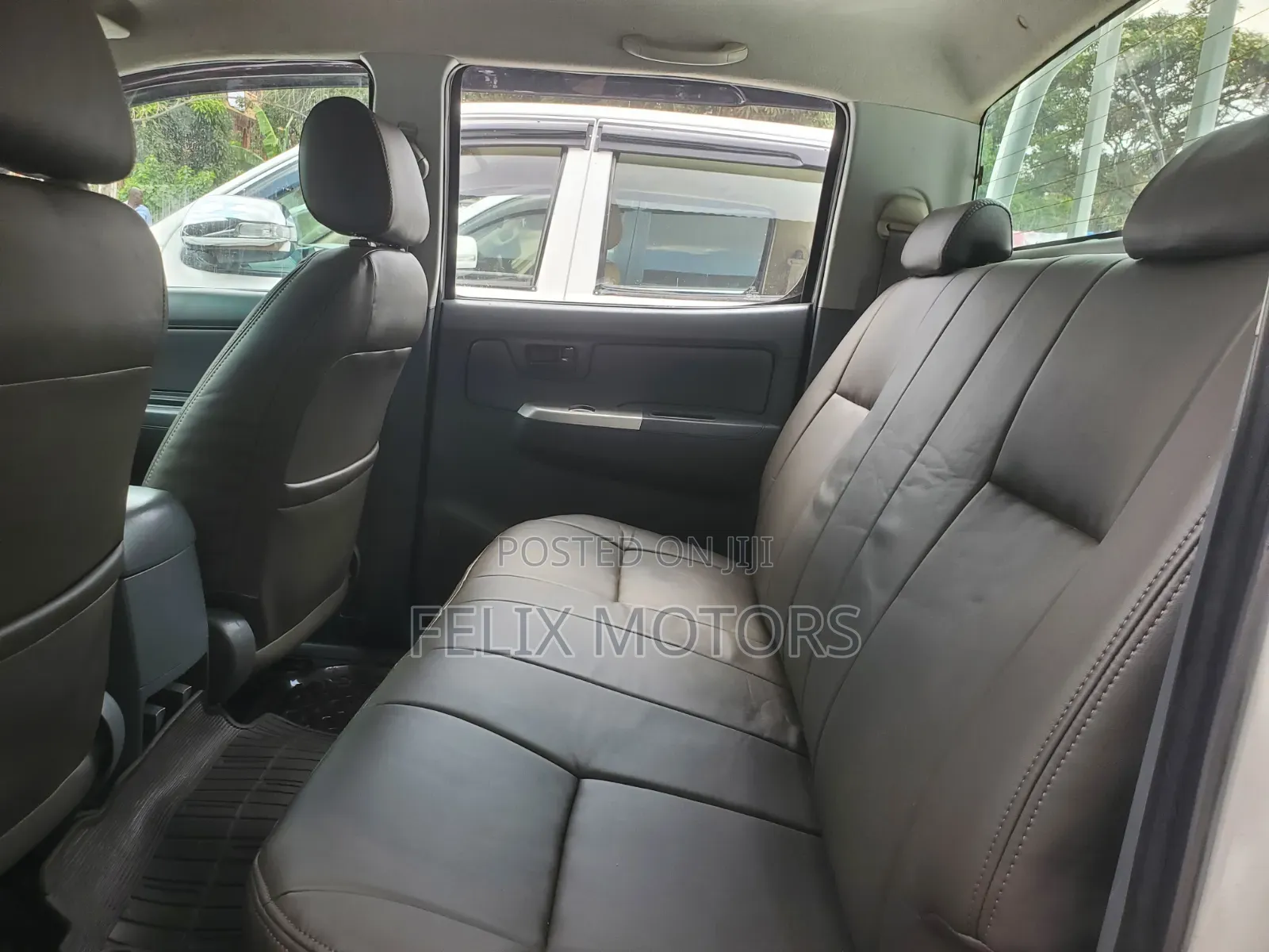 Toyota Hilux 2012 White