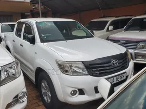 Toyota Hilux 2012 White