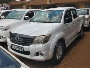 Toyota Hilux 2012 White