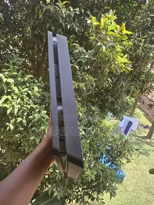 PlayStation 4slim