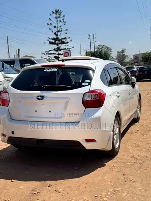 Subaru Impreza 2.0i 4-dr 2013 White