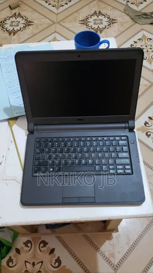 Laptop Dell Latitude 13 3340 4GB Intel Core i3 HDD+SSD 500GB