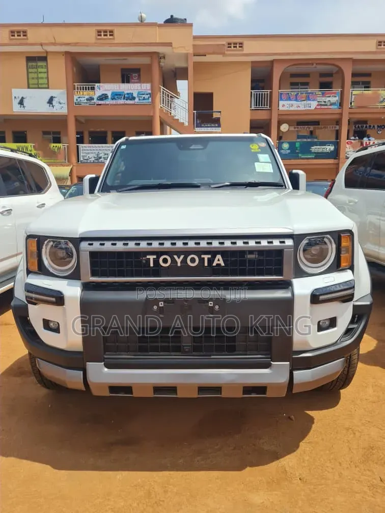 Toyota Land Cruiser Prado 2015 White