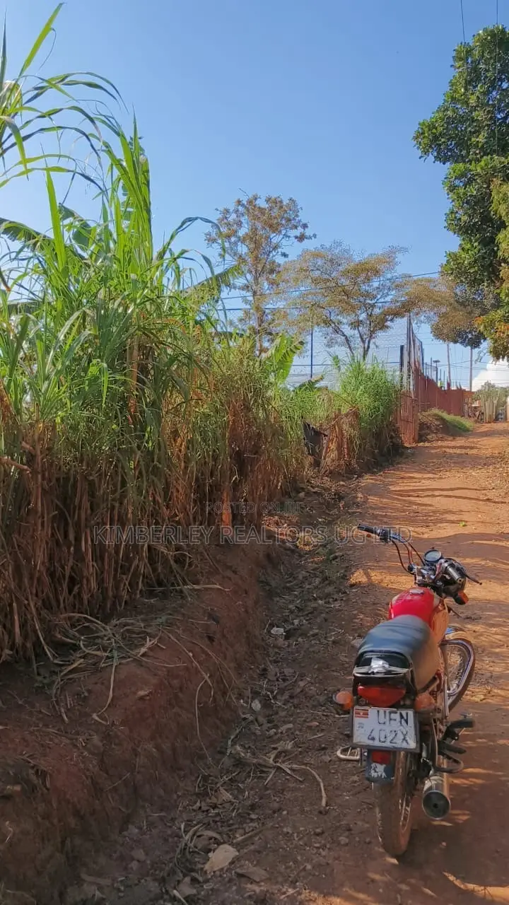 🔥🔥 35 Decimals of Prime Land for Sale in Kawempe Ttula! 🔥🔥