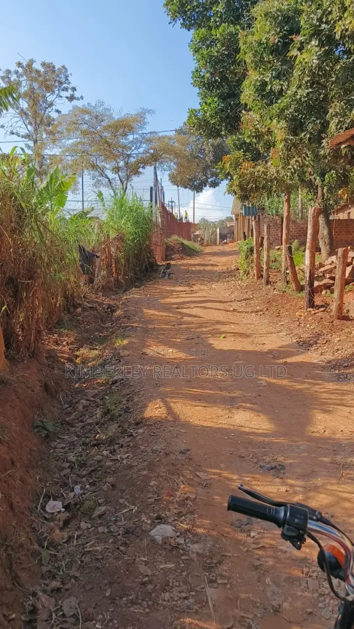 🔥🔥 35 Decimals of Prime Land for Sale in Kawempe Ttula! 🔥🔥
