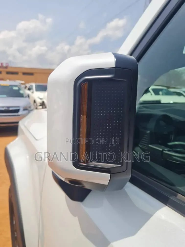 Toyota Land Cruiser Prado 2015 White