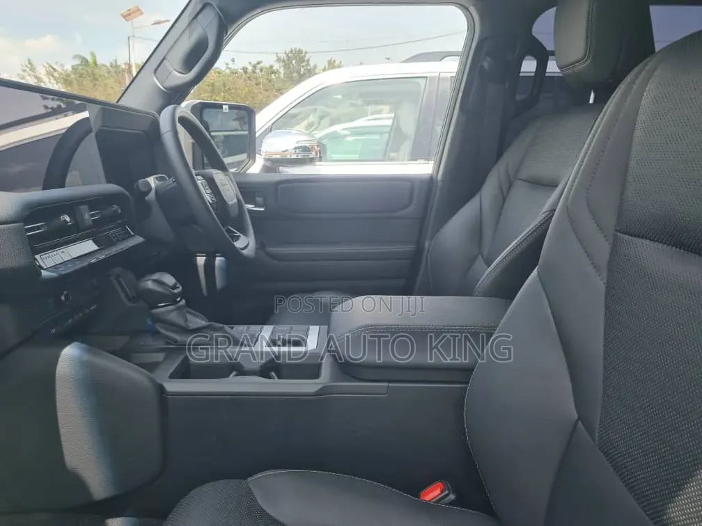 Toyota Land Cruiser Prado 2015 White